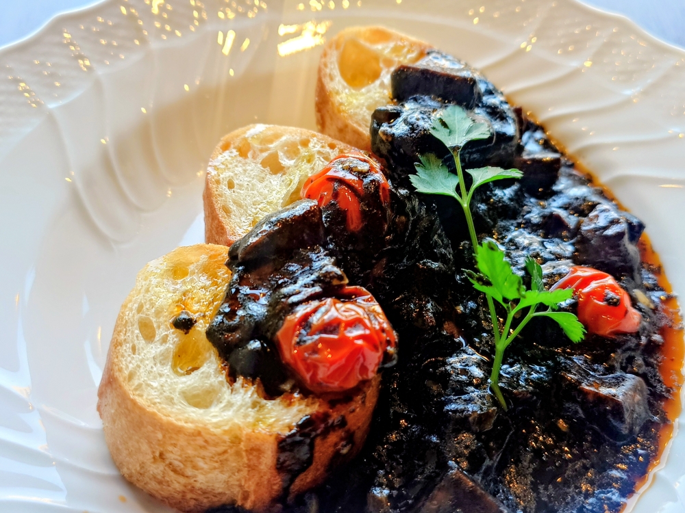 イカの墨煮