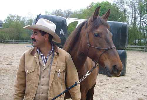 Alfonso Aguilar mit Kassy d'arbre mort