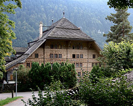 Weitwandern ohne Gepäck in der Westschweiz: Via Alpina von Gstaad nach Montreux