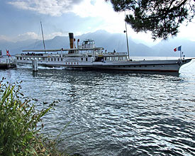 Weitwandern ohne Gepäck auf der Via Alpina: Genfersee Dampfschiff Rhône