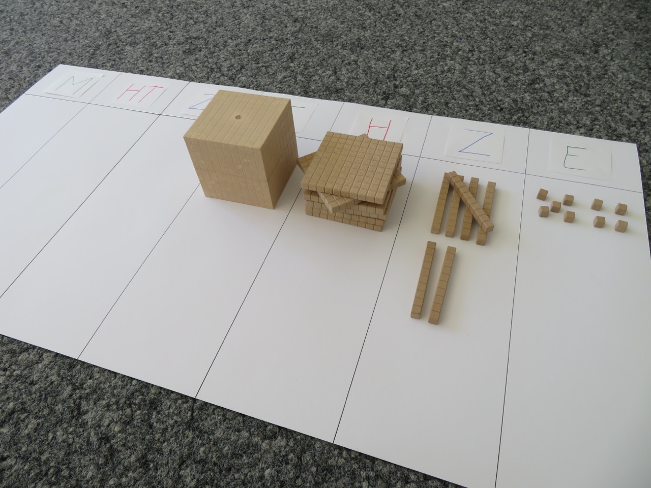 Dienes-Material naturfarben