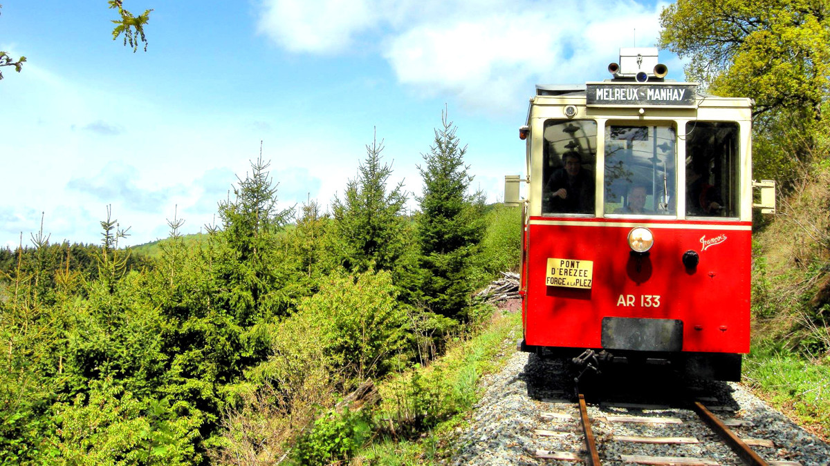 Altitude 445 | Découvrir la région | La commune | Le Tramway touristique de l'Aisne 