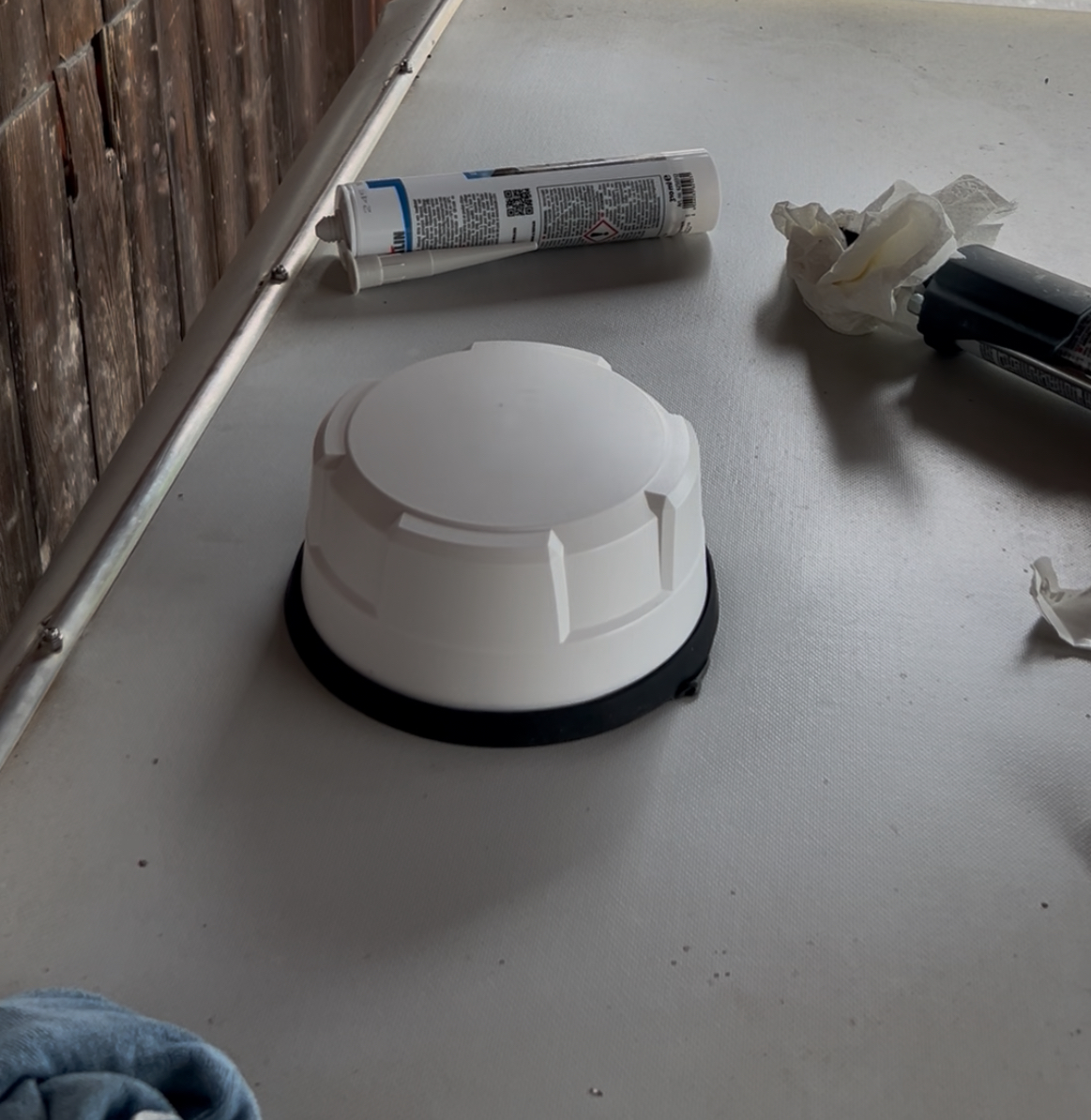 Einbau LTE/Wifi Panorama Antenna + Teltonika 5G Router (inkl. On/Off Schalter) inkl. SSID und Guest Hotspot Konfiguration 