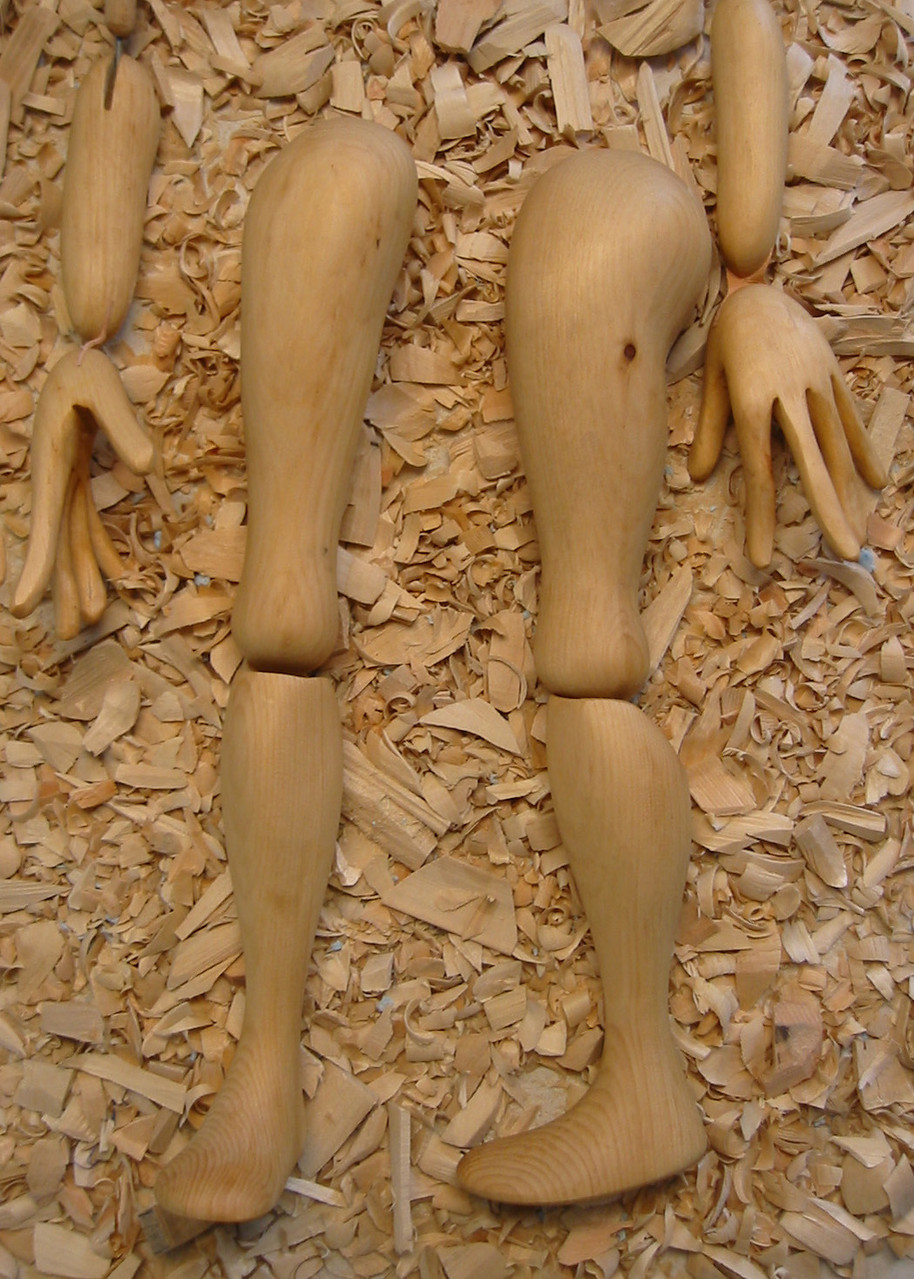 Visible joints, however, are a challenge for the marionette maker.