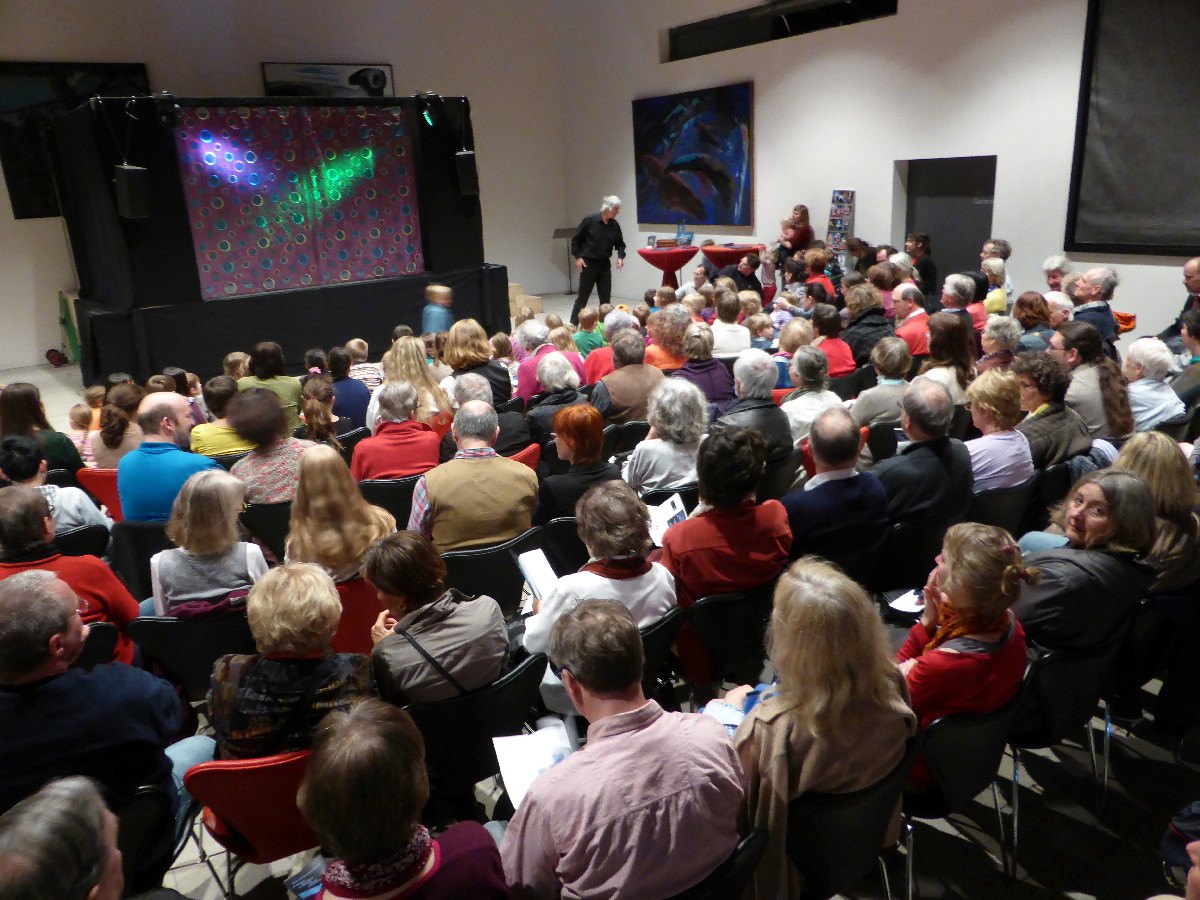 2014 Performance at the Kunsthalle Würth in Schwäbisch Hall for the occasion of the release of our book "Marionetten,Kunst,Bau und Spiel"...