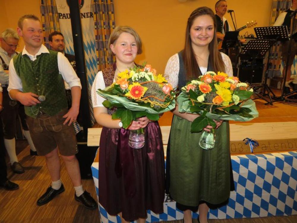 Blümensträuße für die Patenbräute v.l. Jutta Hemm und Anna-Lena Bruckmeier