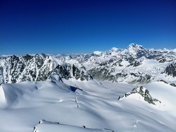 Aussicht von der Éveque zum Grand Combin und Mont Blanc. 