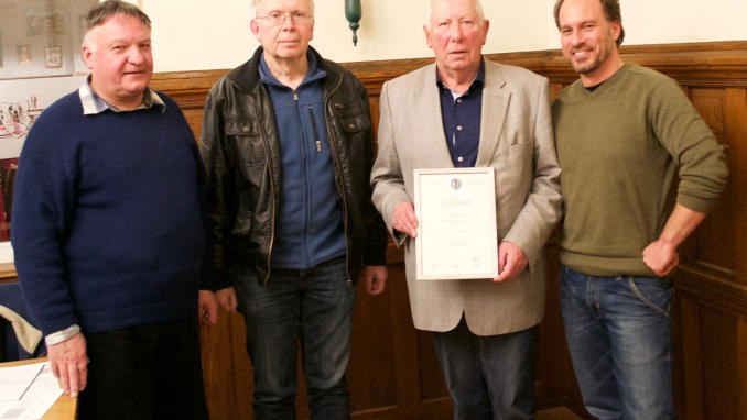 Auf dem Foto zu sehen von links nach rechts: Hans-Peter Kuhn, Günther Kieren, Lothar Zirbes und Dr. Tobias Neuberger