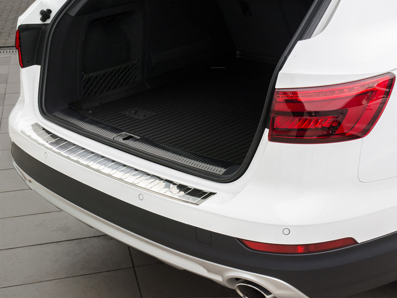 Kofferraummatte mit Ladekantenschutz für Audi A4 B9 Avant ohne Schienen Bj  2015