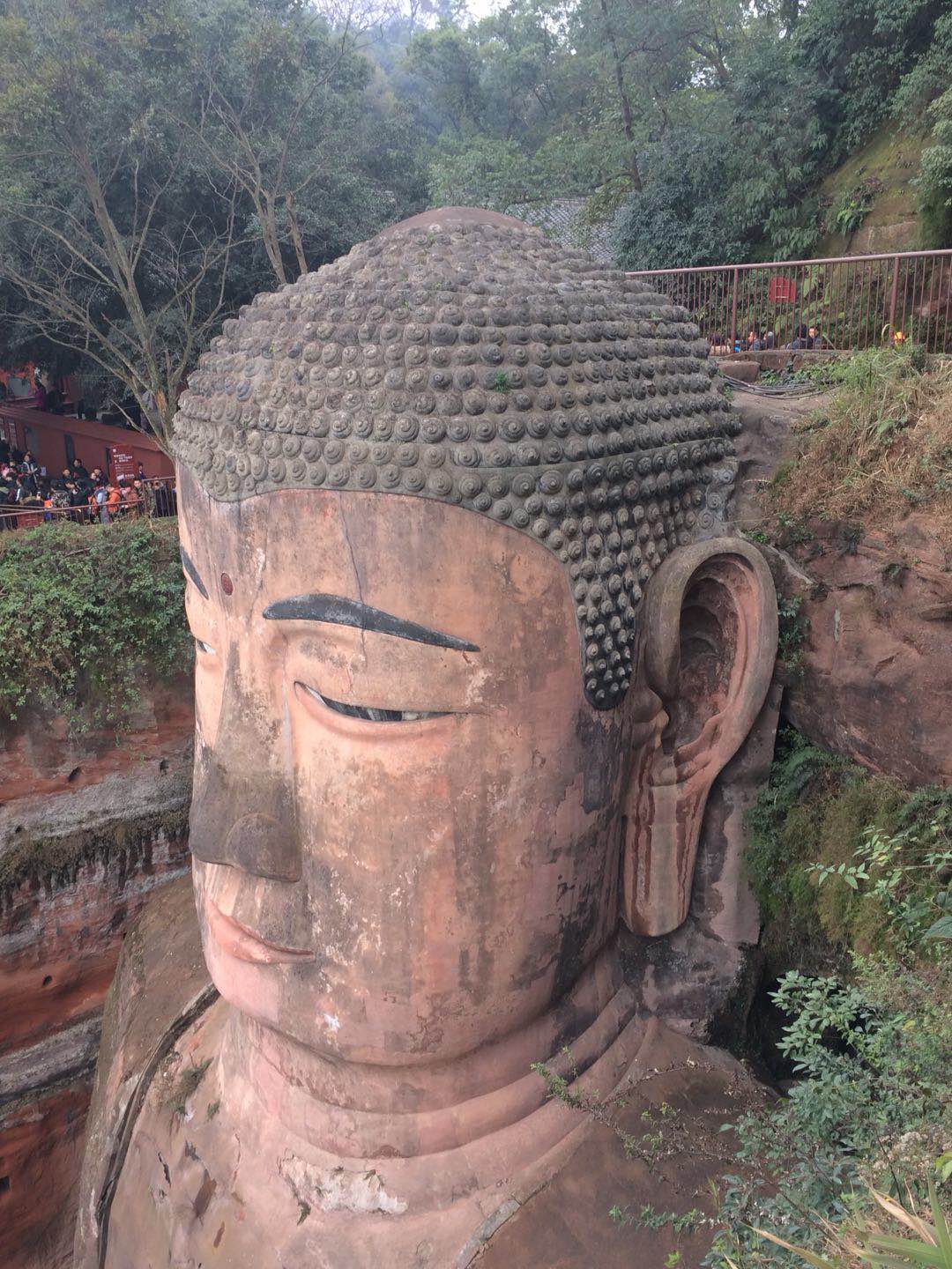 Der Buddha von Leshan - laut Reiseführer unter den Top 20 Sehenswürdigkeiten in China ;)