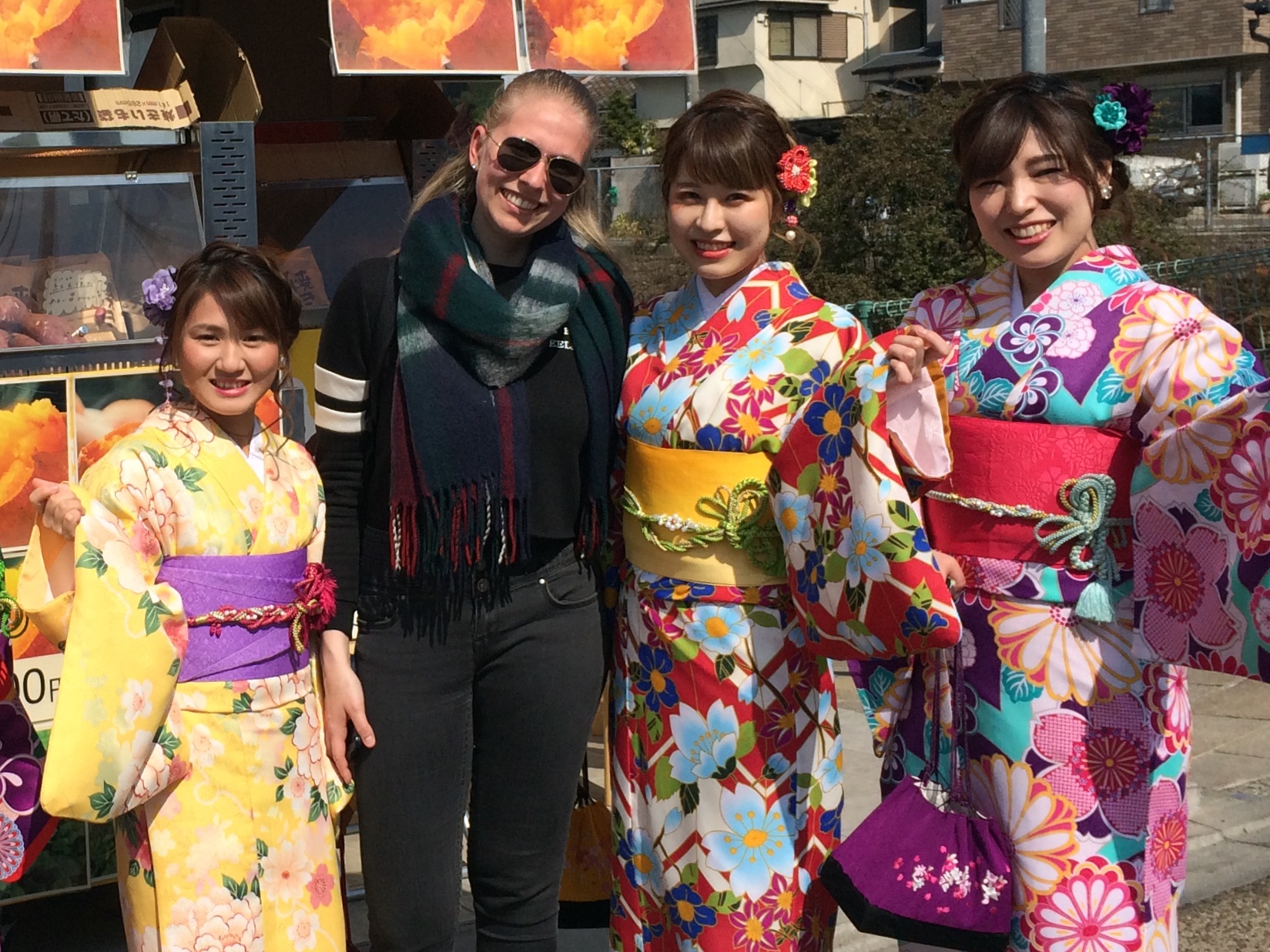 Touristen, die sich einen Tag mal wie eine "Geisha" bzw. "Maiko" (Geisha-Auszubildende) kleiden wollten <3 