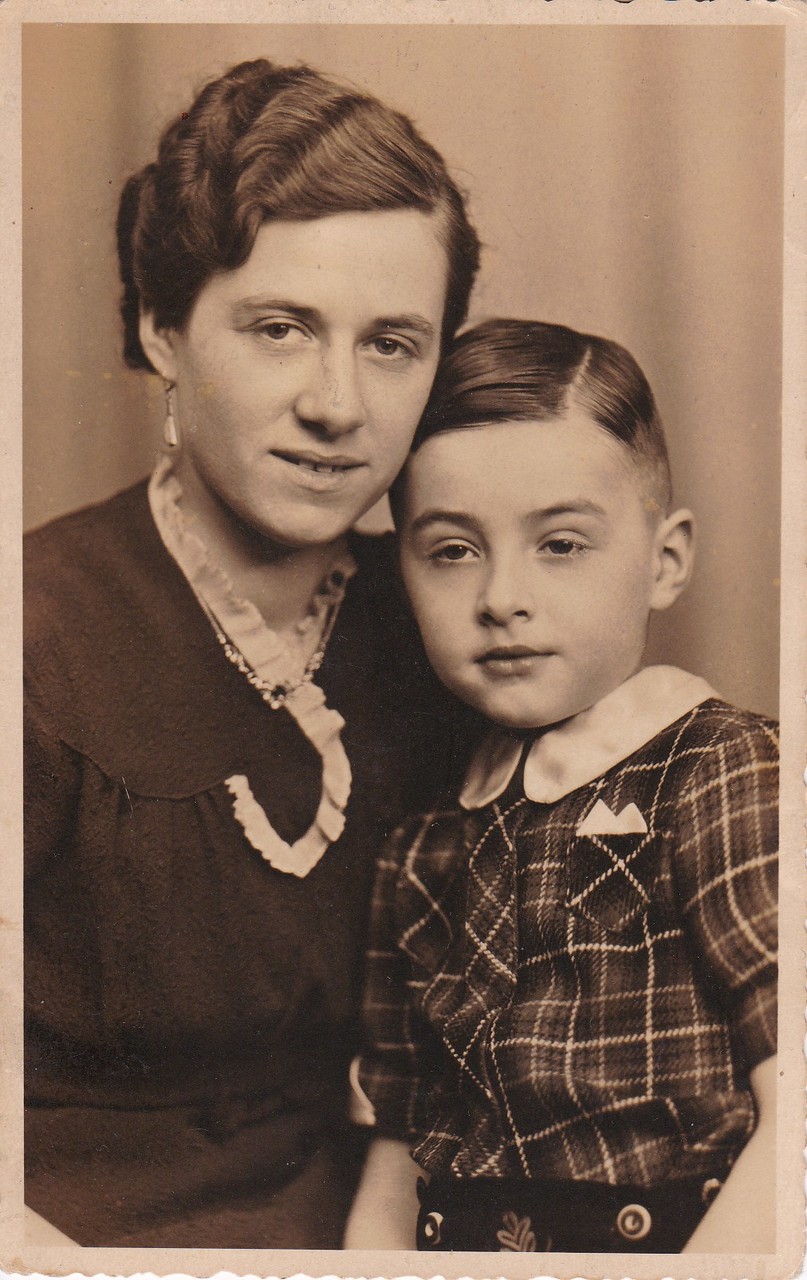 Mit meiner Mutter, 1941