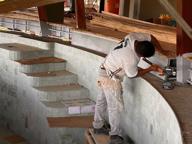 January 2024 - gap between the pool and terrace gets a sealing