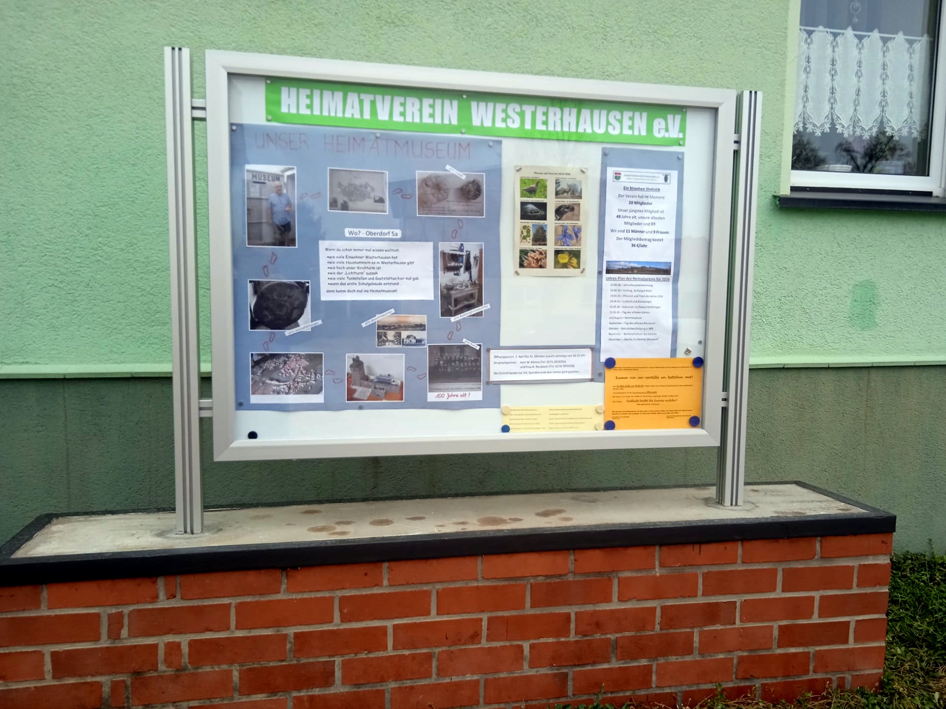 Der neue Schaukasten ist fertig