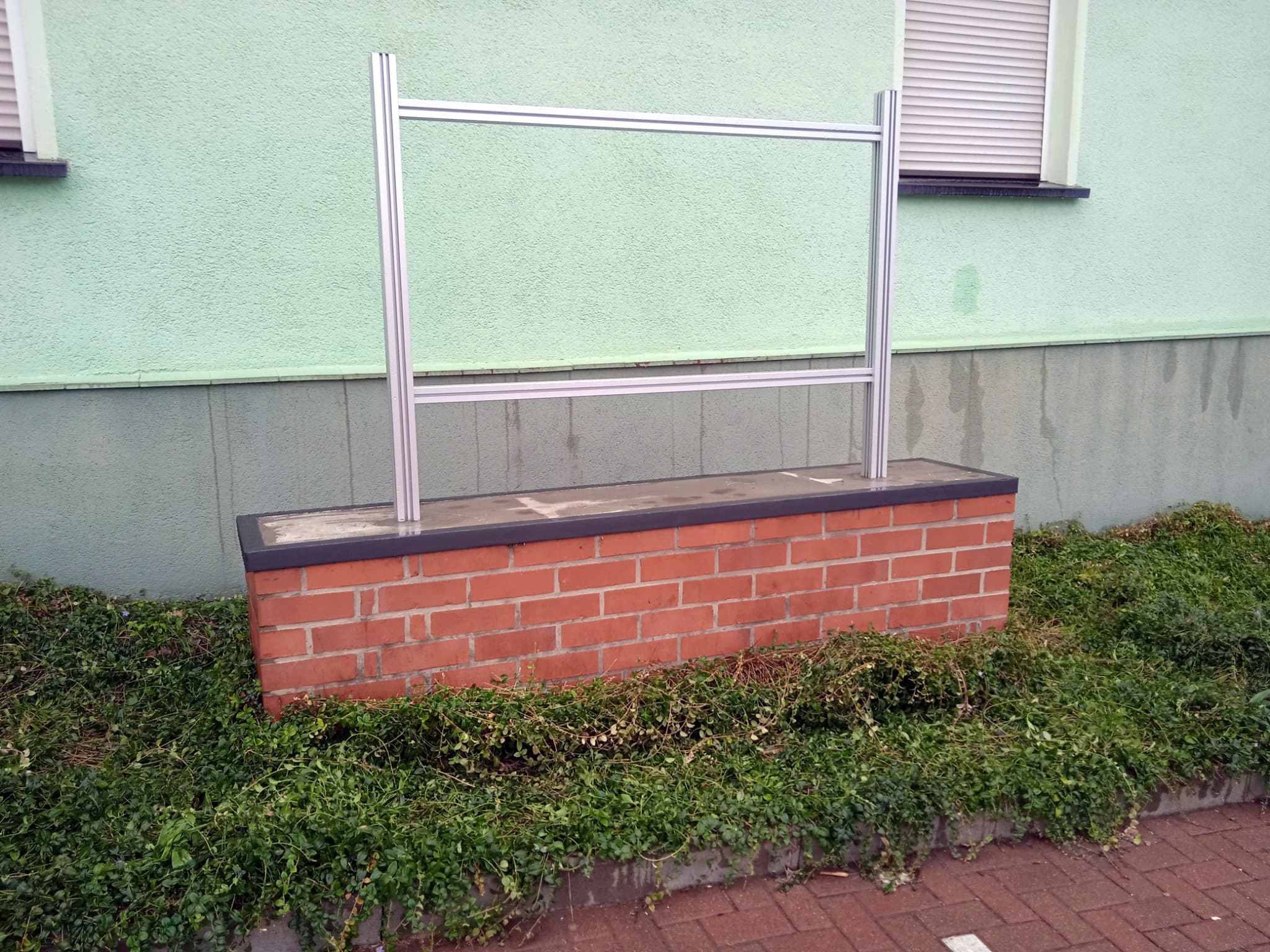 Nach 4 Tagen wurde der Kasten montiert