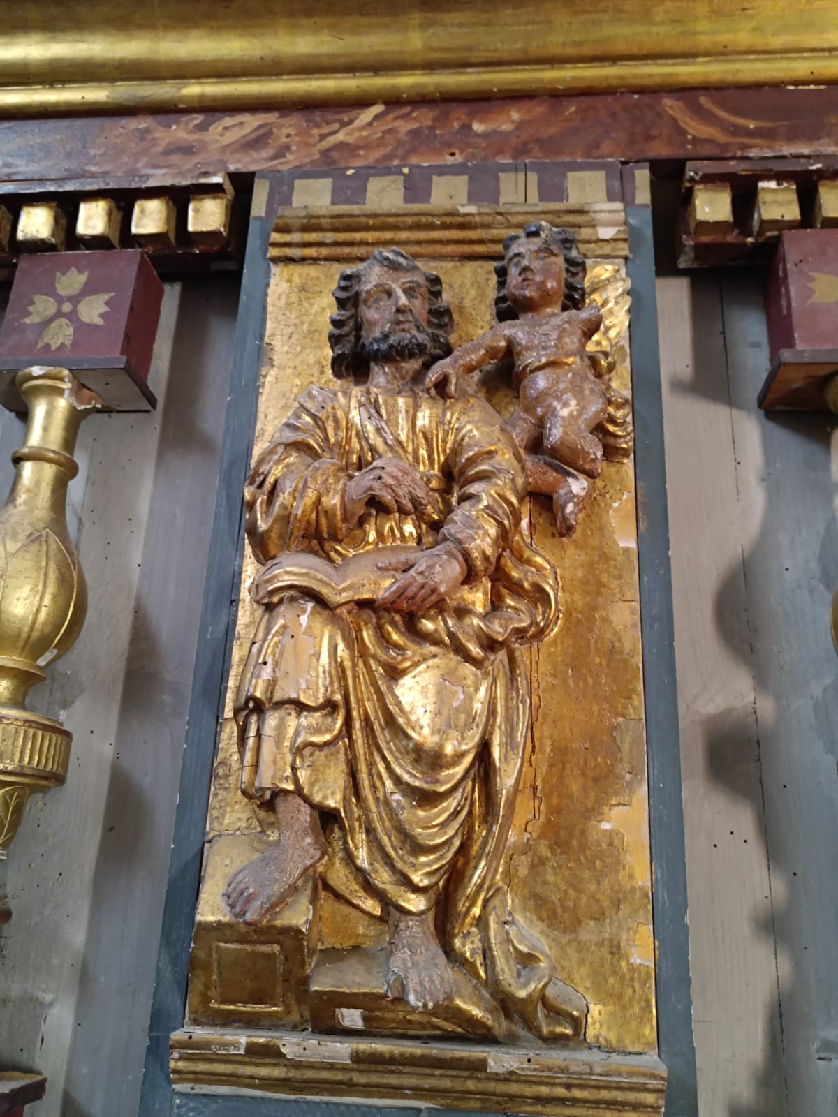 détails restant de l'autel de Sainte Catherine 