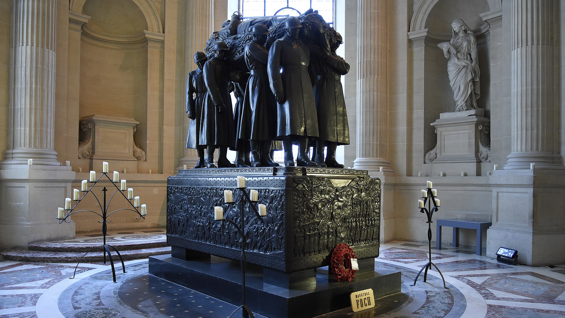 la tombe du maréchal Foch aux Invalides à Paris