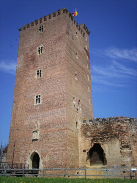 Le château de Montaner, construit par les cagots, pour Gaston Fébus.