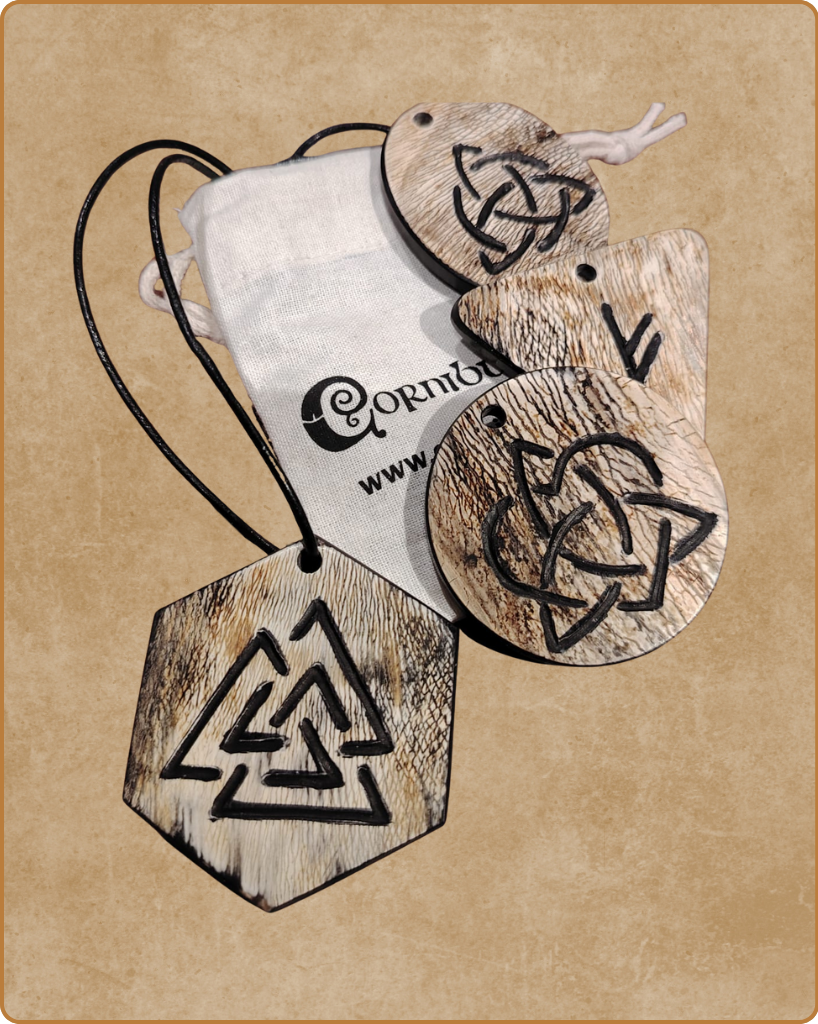 Hamingja - Pendentif en corne personalisable