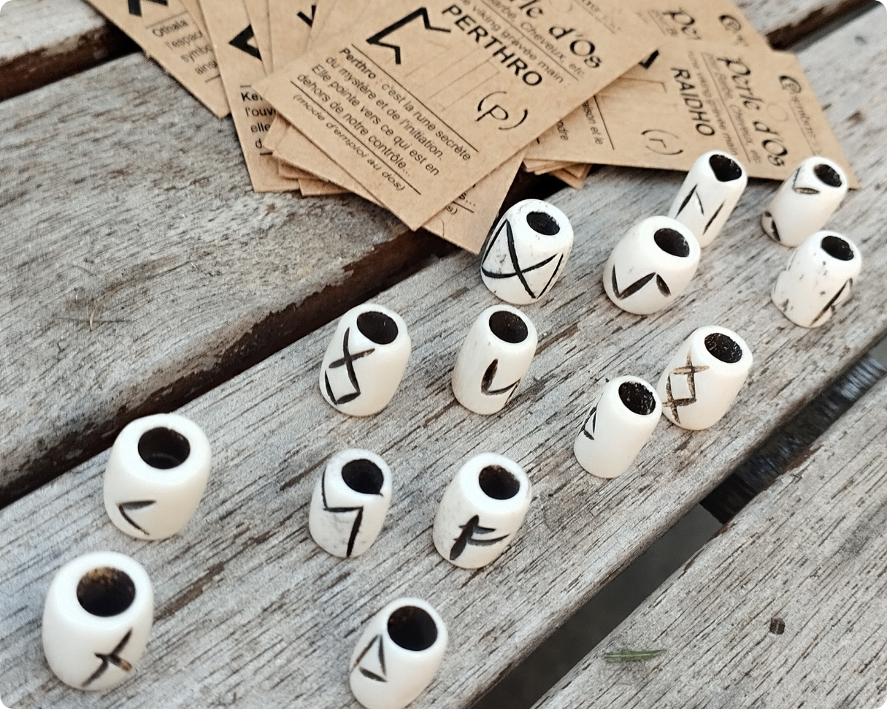 Perles en os