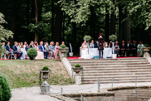 freie Trauung am Schlossteich von Schloss Eldingen