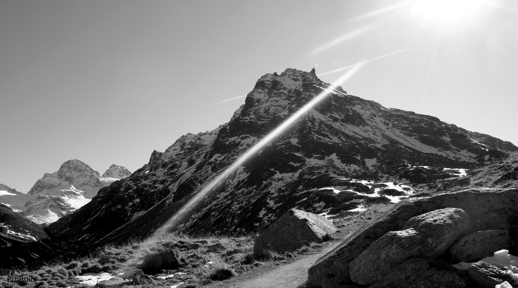 Rundweg Silvrettasee mit Blick zum Piz Buin 