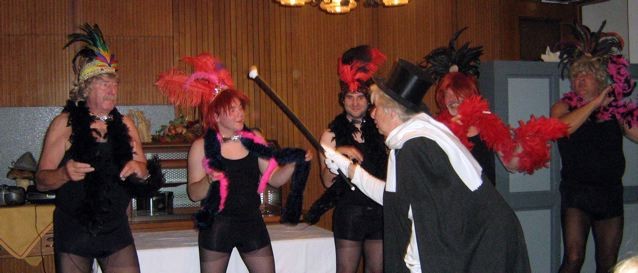 Eine super Showeinlage... das Männerballett