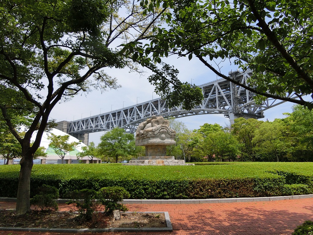 瀬戸大橋記念公園：どたま獅子