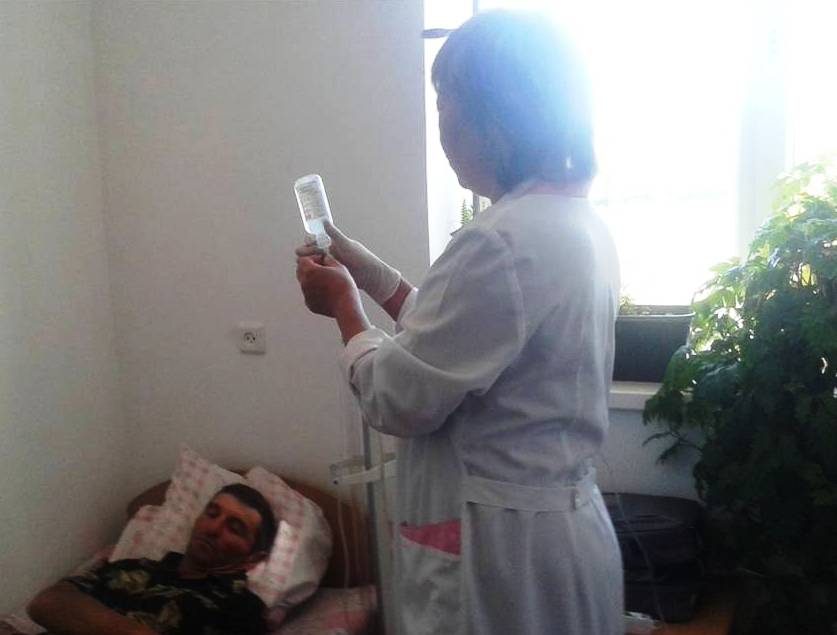 Туртулова Жанат Камзадаевна работает  медсестрой с 2009 года в с. Александровка