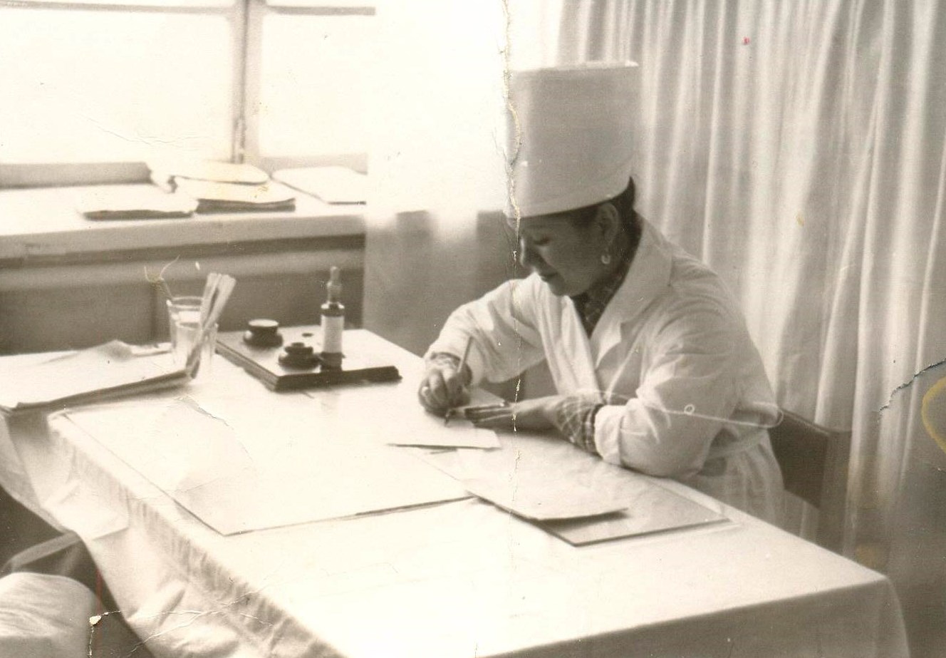 Медсестра подросткового кабинета 1980 год. Личный архив Кожимовой Татьяны Мухамедьяровны