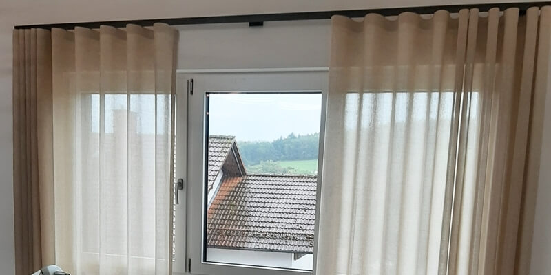 Gardinen & Vorhänge nach Maß in einem Wohnzimmer in Alzenau
