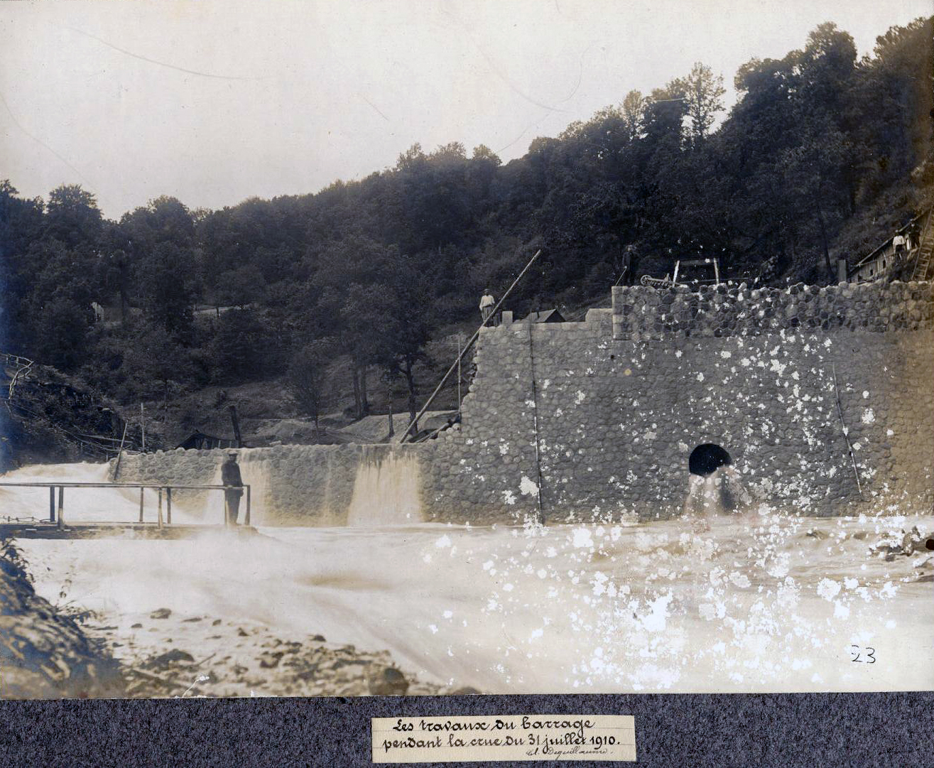 La construction du barrage hydroélectrique de Bussy, commune d'Eymoutiers - Collection Cercle historique pelaud
