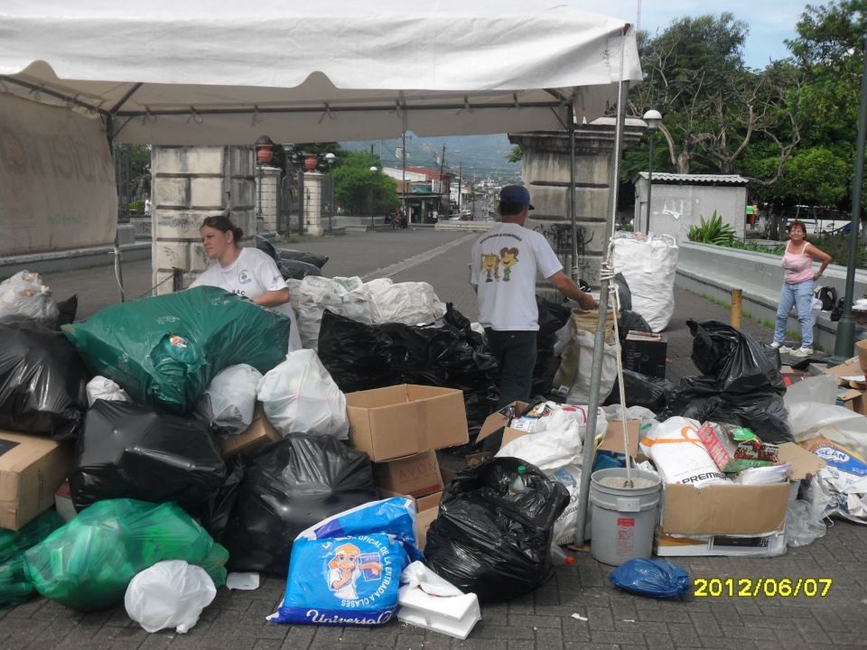 Gestión de reciclaje comunitario, Desamparados (2012)