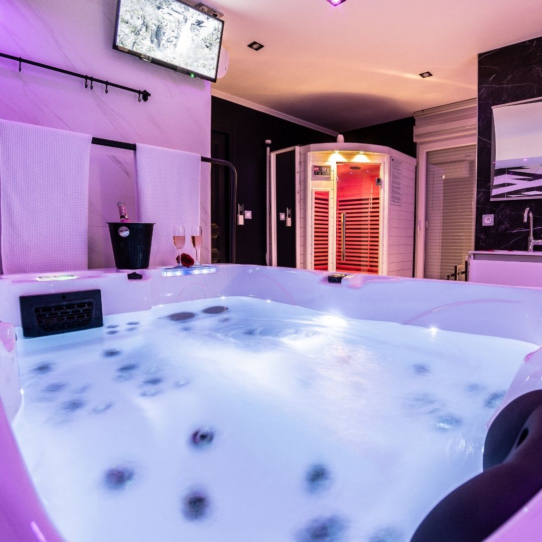 l'alternative à l'hôtel : nuit en chambre ou suite avec bain à remous, balneothérapie et sauna infrarouge, pour une escale d'intimité totale 