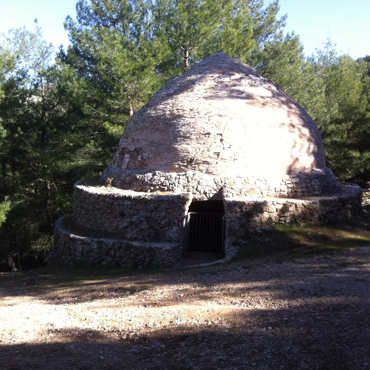 historische Eismaschine - Schneebunker