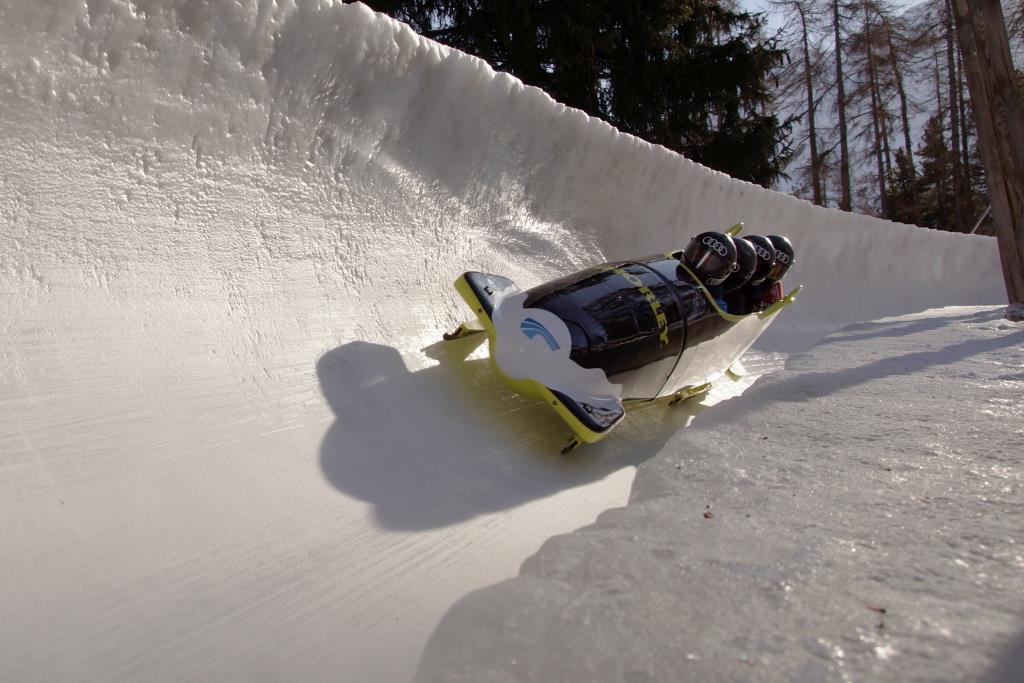 Bobfahren in St.Moritz - taxibob.ch - Gästebob St.Moritz