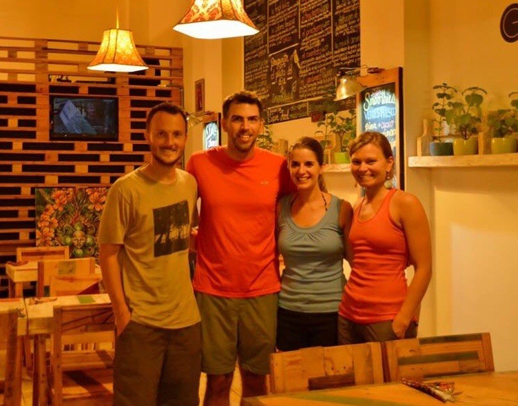 We met up with Jen & Matt, two Marshwood Hawks living in Costa Rica. They have written two awesome guidebooks for this country. Check out their website: www.twoweeksincostarica.com!