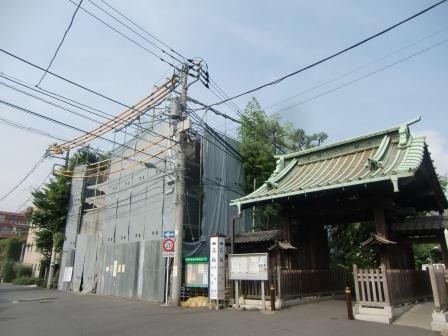 活動を始めたころの写真です。まだ看板も立てていません。