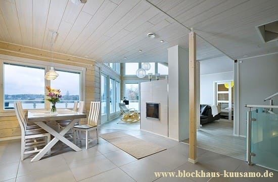 Innenansicht im Blockhaus - Massivholzhaus als Einfamilienhaus  