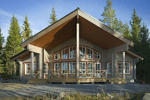 Ihr Holzhaus in moderner, echter Blockbauweise: zukunftsorientiert, umweltbewusst, stilvoll 