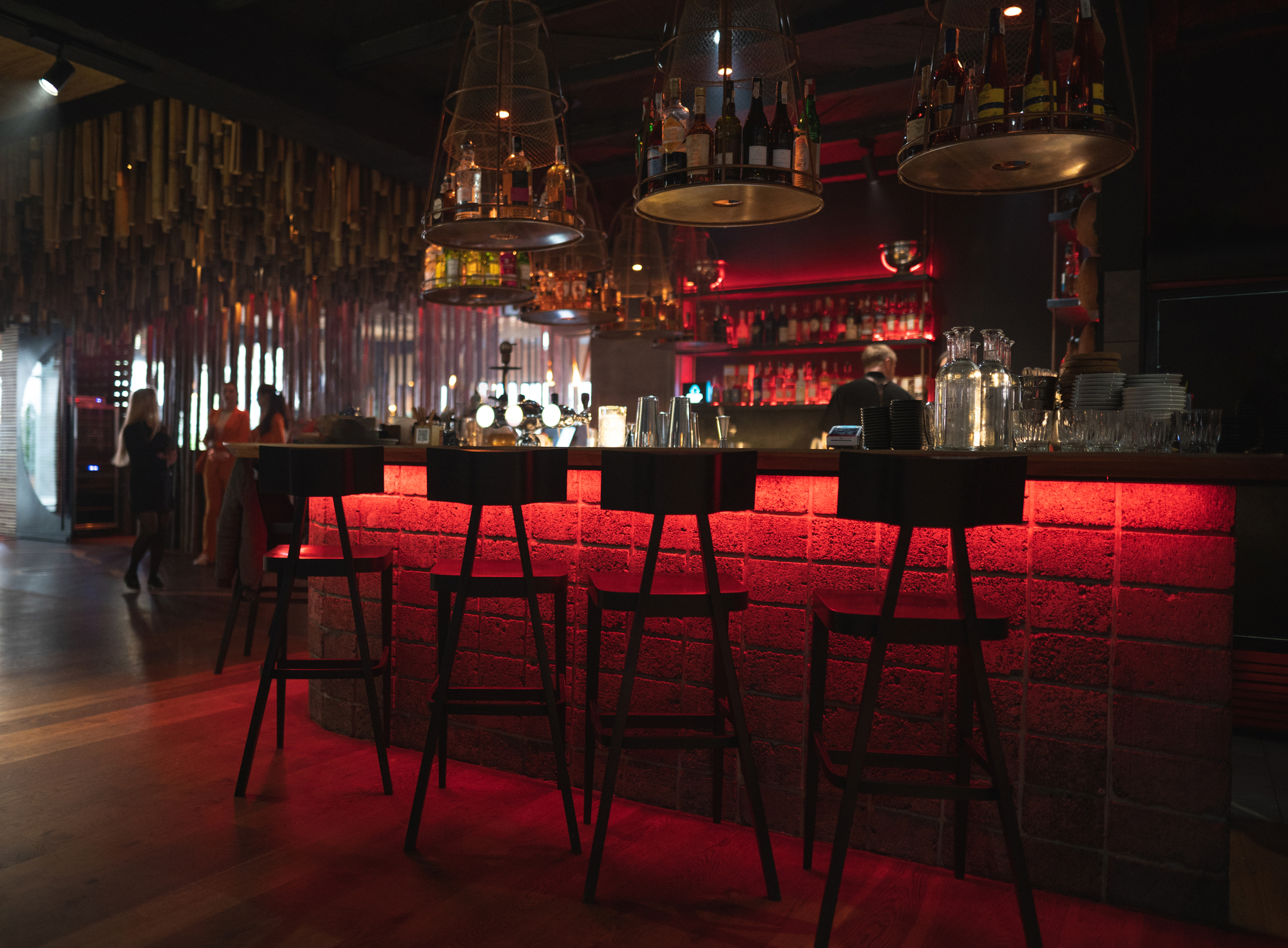 Vom leeren Keller zum Party-Hotspot: Die ultimative Anleitung zur eigenen Bar
