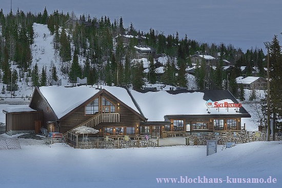 Blockhaus als Restaurant mit innovativer Energie- und Umwelttechnik - Massivholzhäuser 