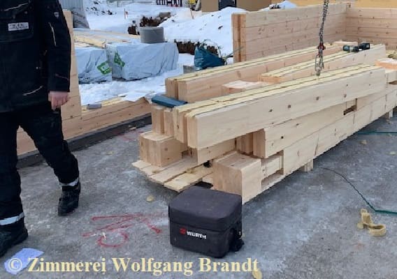 Das Baumaterial Holz - Blockbalken 275x220 mm aus wetterbeständiger Polarkiefer Nordfinnlands  