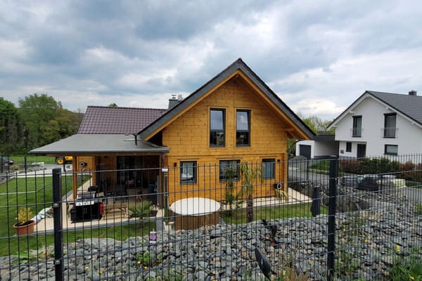 Finnisches Blockhaus als Einfamilienhaus - Wohnblockhaus