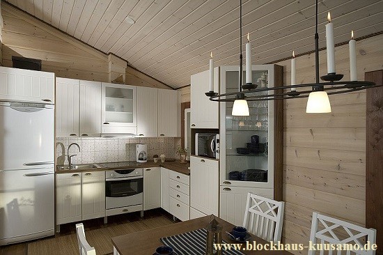 Holzhaus bauen - Blockhaus kaufen - Küche im Massivholzhaus - Bad  Saarow - Lübbenau - Spremberg -Schorfheide - Strausberg - Potsdam Senftenberg - Herzberg - Schönwalde - Sonnenwalde - Architektenhaus - Hausbau  - Blockhausbau - Berlin Brandenburg - Holz 