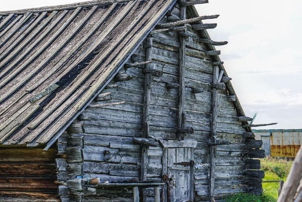 Altes russisches Holzhaus - Holzhäuser in Russland