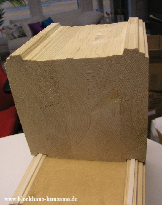Wandaufbau in massiver,  luftdichter Blockbauweise