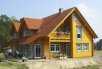 Wohnblockhaus - Holzhaus in Blockbauweise - Bezugsfertiges Blockhaus mit Einliegerwohnung