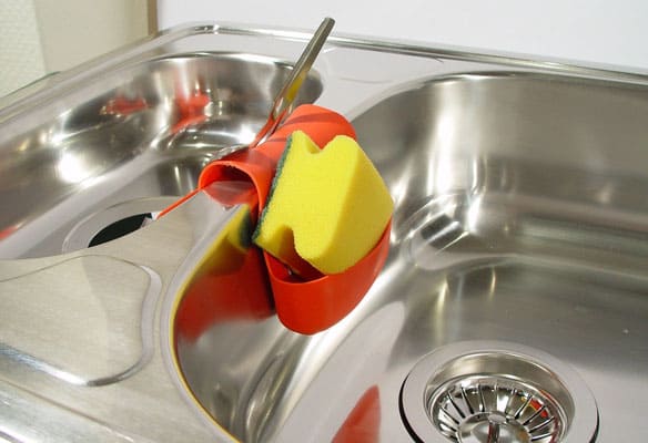 Wie reinigt man einen verstopften Abfluss?  Wohnhaus, Einfamilienhaus, Eigenheim, Sauna, Umwelt, Abfluss, Abflussrohre, Kanalisation, Kläranlage, Abwasser, Wartung, Reinigungsmittel, Bad, Essig, Wasser, Küche 
