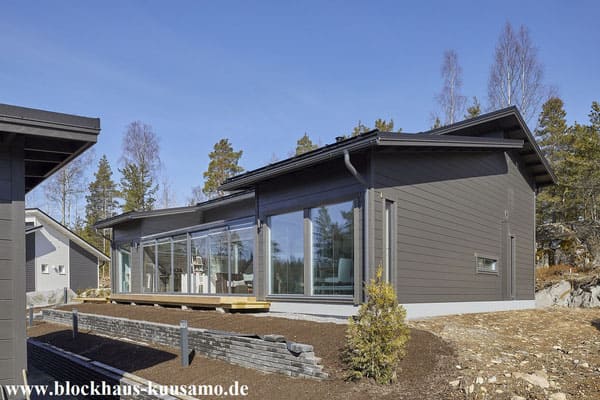 Maßgeschneidertes Blockhaus als Stadtvilla - Holzhaus -  Wohnglück auf einer Ebene - barrierefrei, zukunftsorientiert im Bungalow wohnen - Hausbau - Holzbau - Architekt 